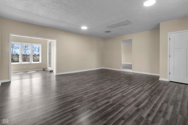 1281 Fox Trail Drive E, New Palestine, IN 46163