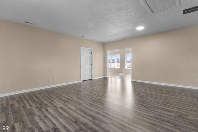 1281 Fox Trail Drive E, New Palestine, IN 46163