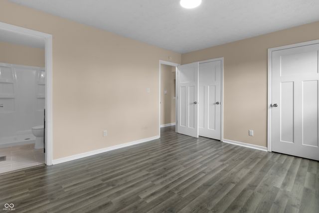 1281 Fox Trail Drive E, New Palestine, IN 46163
