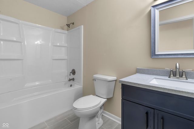 1281 Fox Trail Drive E, New Palestine, IN 46163