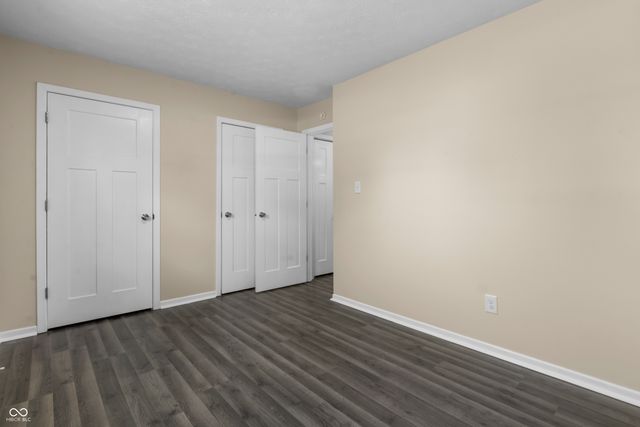 1281 Fox Trail Drive E, New Palestine, IN 46163
