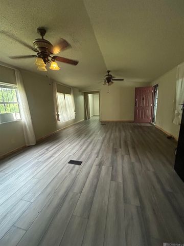 13725 Hartman Ln, Walker, LA 70785