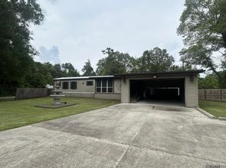 13725 Hartman Ln, Walker, LA 70785