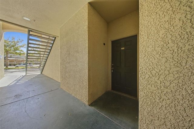 17114 CARRINGTON PARK DRIVE 201, Tampa, FL 33647