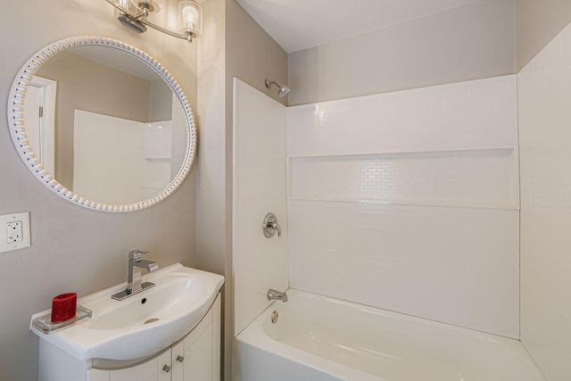 2624 35th Avenue S, Minneapolis, MN 55406