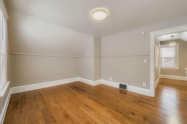 2624 35th Avenue S, Minneapolis, MN 55406