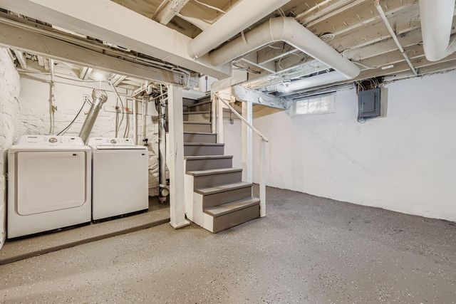 2624 35th Avenue S, Minneapolis, MN 55406