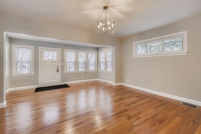 2624 35th Avenue S, Minneapolis, MN 55406