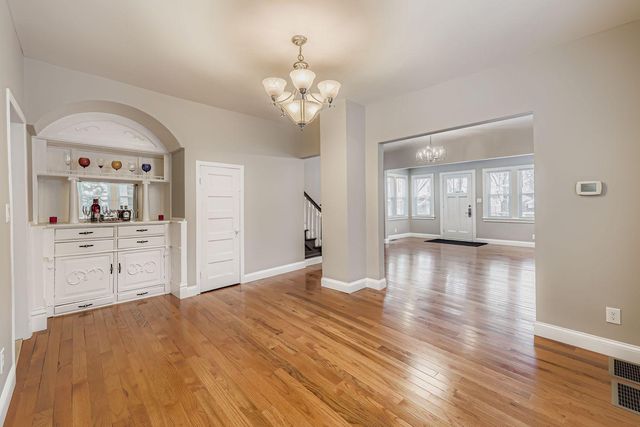 2624 35th Avenue S, Minneapolis, MN 55406