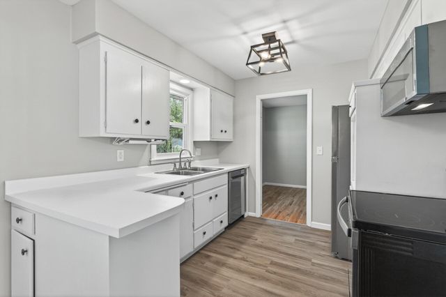 10325 Zion Street NW, Coon Rapids, MN 55433