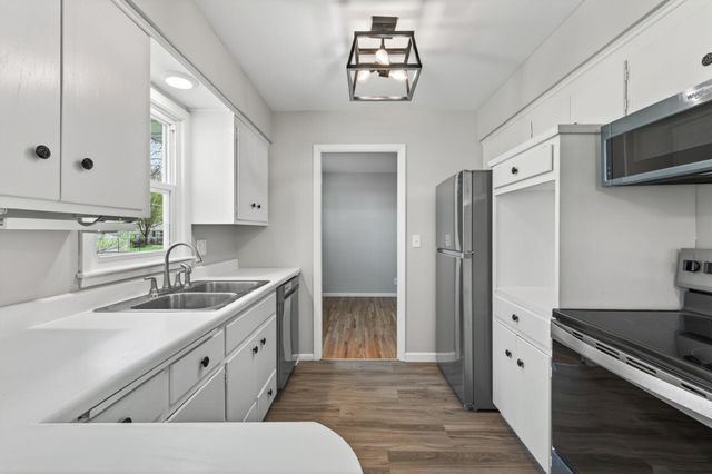 10325 Zion Street NW, Coon Rapids, MN 55433