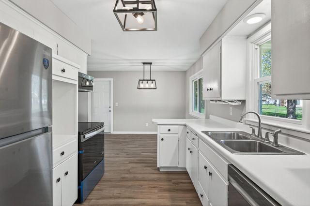 10325 Zion Street NW, Coon Rapids, MN 55433