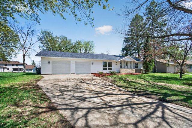 10325 Zion Street NW, Coon Rapids, MN 55433