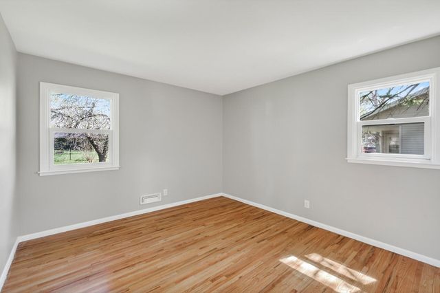 10325 Zion Street NW, Coon Rapids, MN 55433