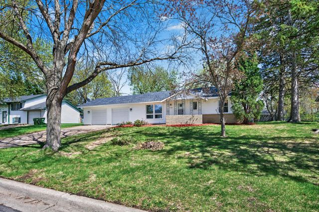 10325 Zion Street NW, Coon Rapids, MN 55433