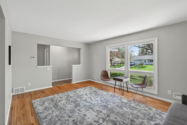 10325 Zion Street NW, Coon Rapids, MN 55433