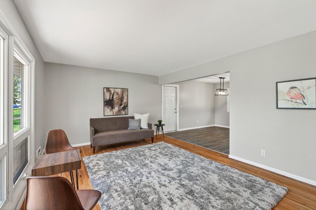 10325 Zion Street NW, Coon Rapids, MN 55433