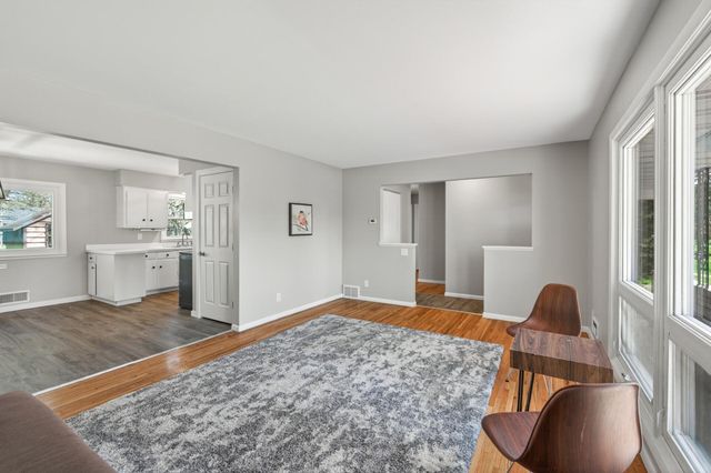 10325 Zion Street NW, Coon Rapids, MN 55433