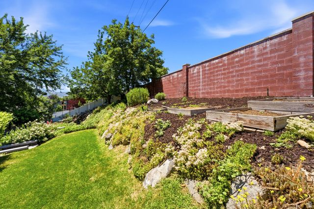 1684 E PHEASANT BROOK RD, Sandy, UT 84092