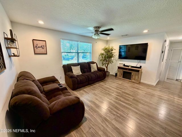 4751 LINCREST Drive N, Jacksonville, FL 32208