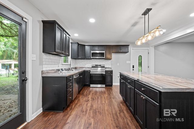 4855 Dellwood Street, Mobile, AL 36619