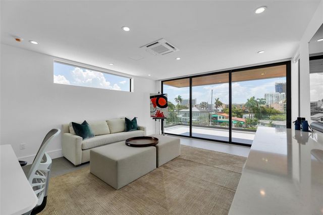 1730 SE 13th Street, Fort Lauderdale, FL 33316