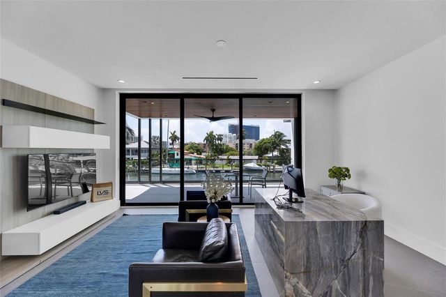 1730 SE 13th Street, Fort Lauderdale, FL 33316