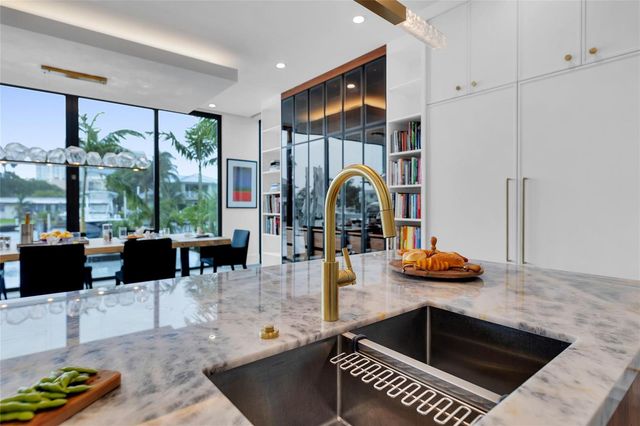 1730 SE 13th Street, Fort Lauderdale, FL 33316