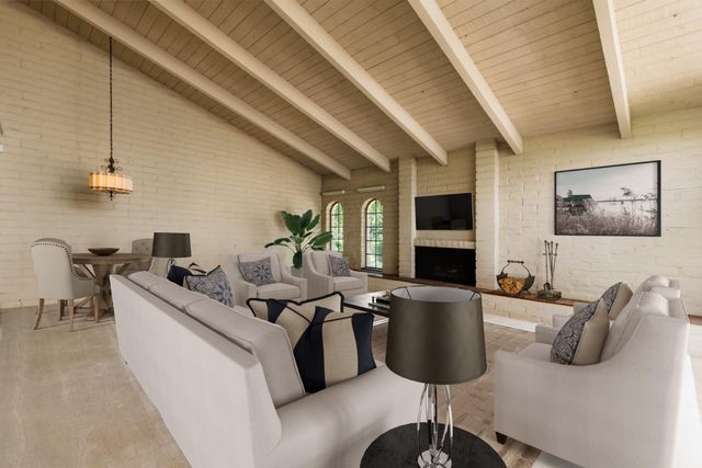 2331 W Celeste Avenue, Fresno, CA 93711