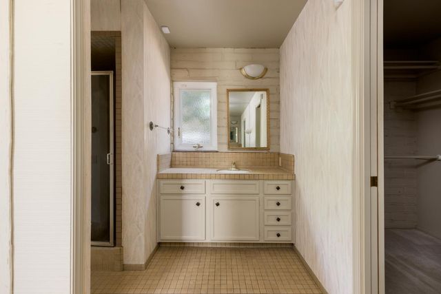 2331 W Celeste Avenue, Fresno, CA 93711