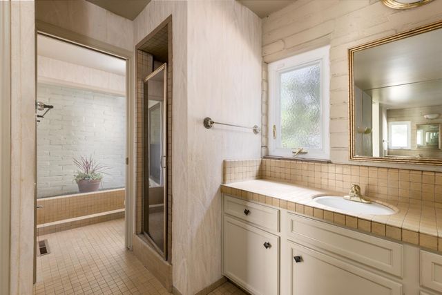 2331 W Celeste Avenue, Fresno, CA 93711