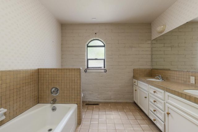 2331 W Celeste Avenue, Fresno, CA 93711