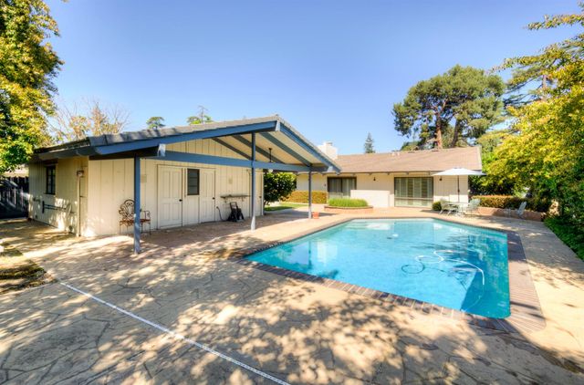 2331 W Celeste Avenue, Fresno, CA 93711