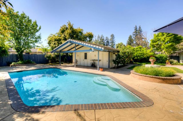 2331 W Celeste Avenue, Fresno, CA 93711