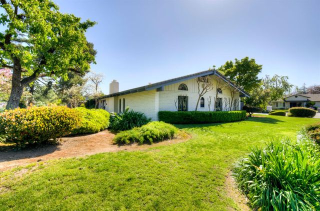 2331 W Celeste Avenue, Fresno, CA 93711