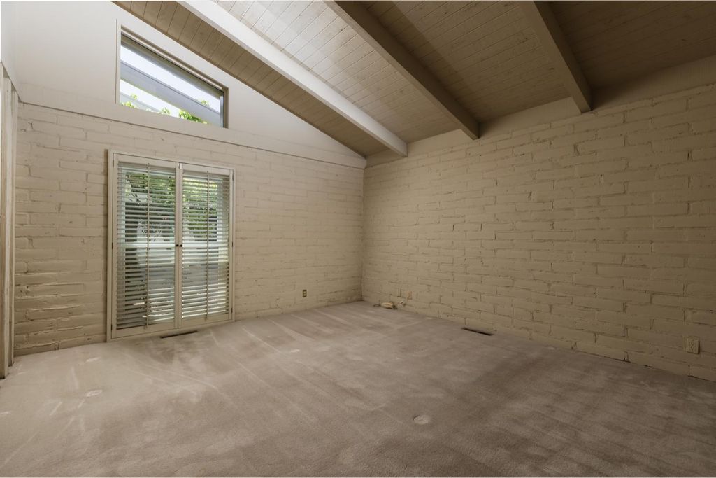 Image 21 of property listing at 2331 W Celeste Avenue, Fresno, CA 93711