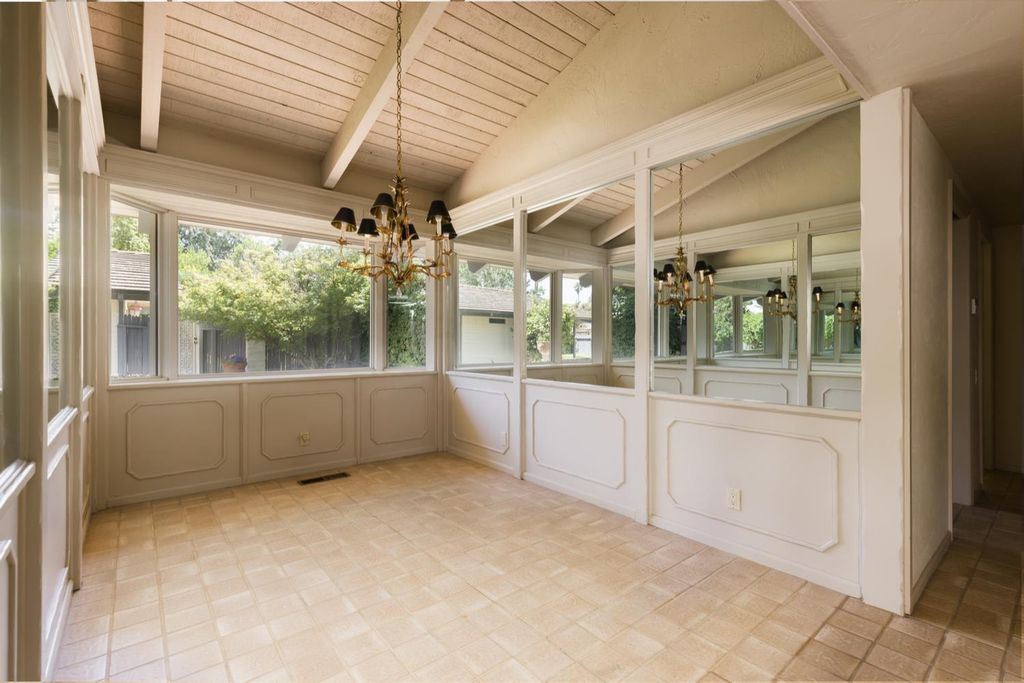 Image 35 of property listing at 2331 W Celeste Avenue, Fresno, CA 93711