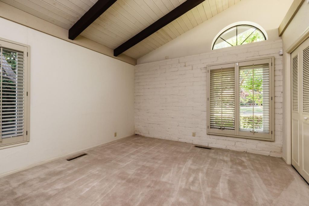 Image 36 of property listing at 2331 W Celeste Avenue, Fresno, CA 93711