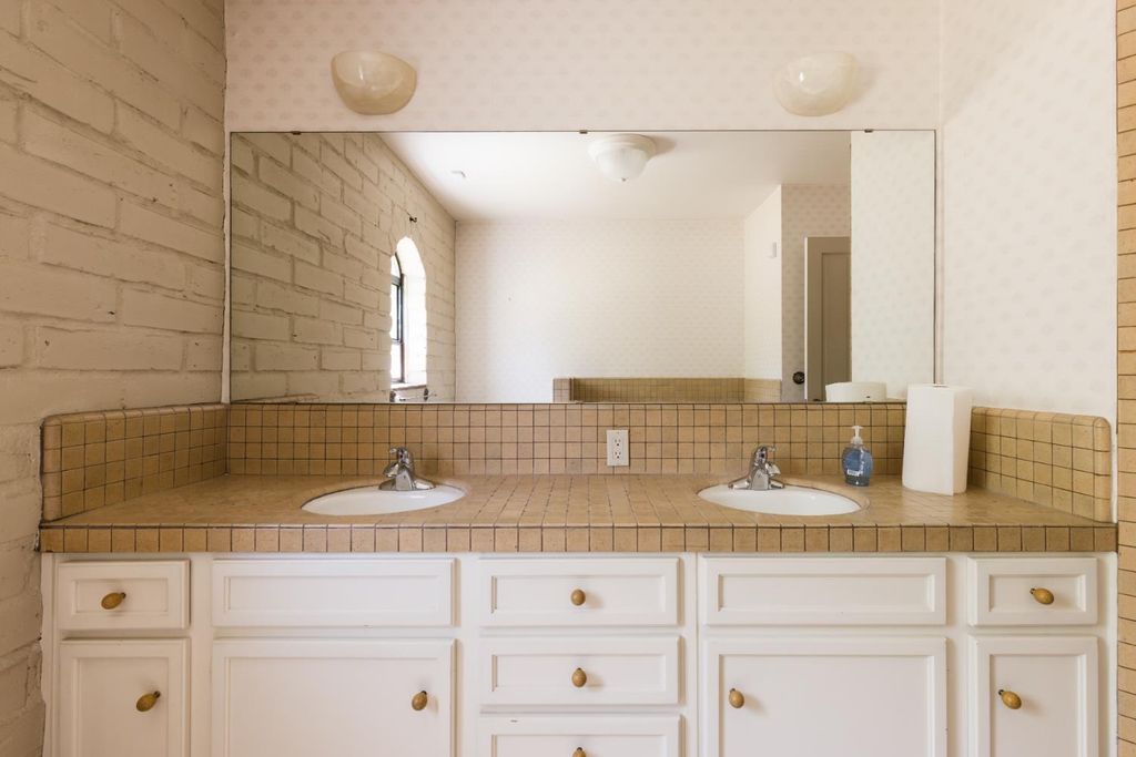 Image 39 of property listing at 2331 W Celeste Avenue, Fresno, CA 93711