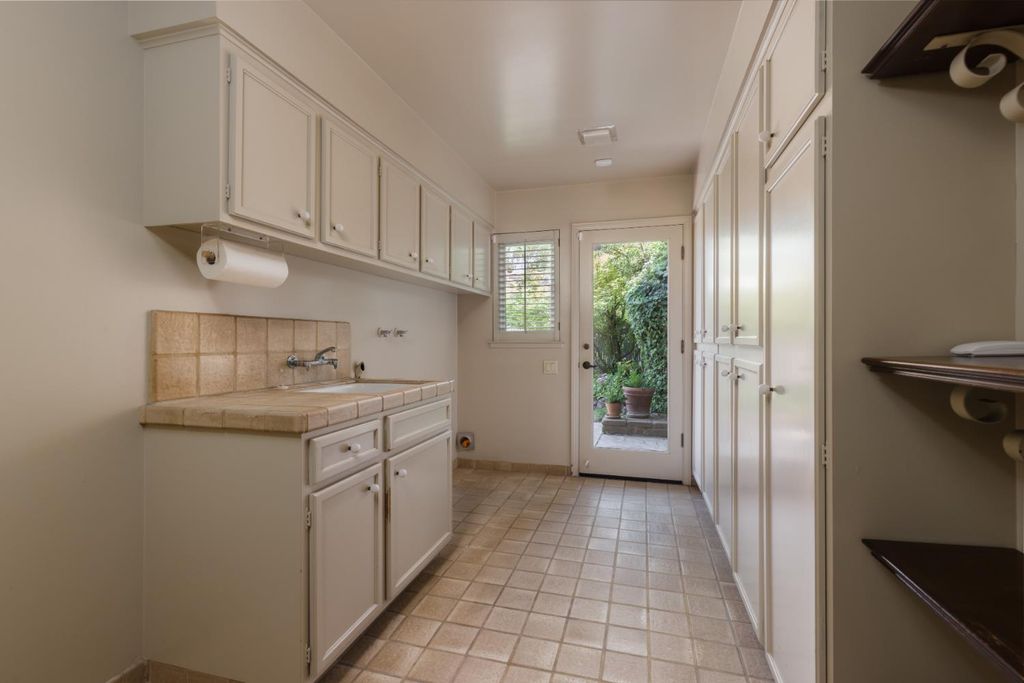 Image 41 of property listing at 2331 W Celeste Avenue, Fresno, CA 93711