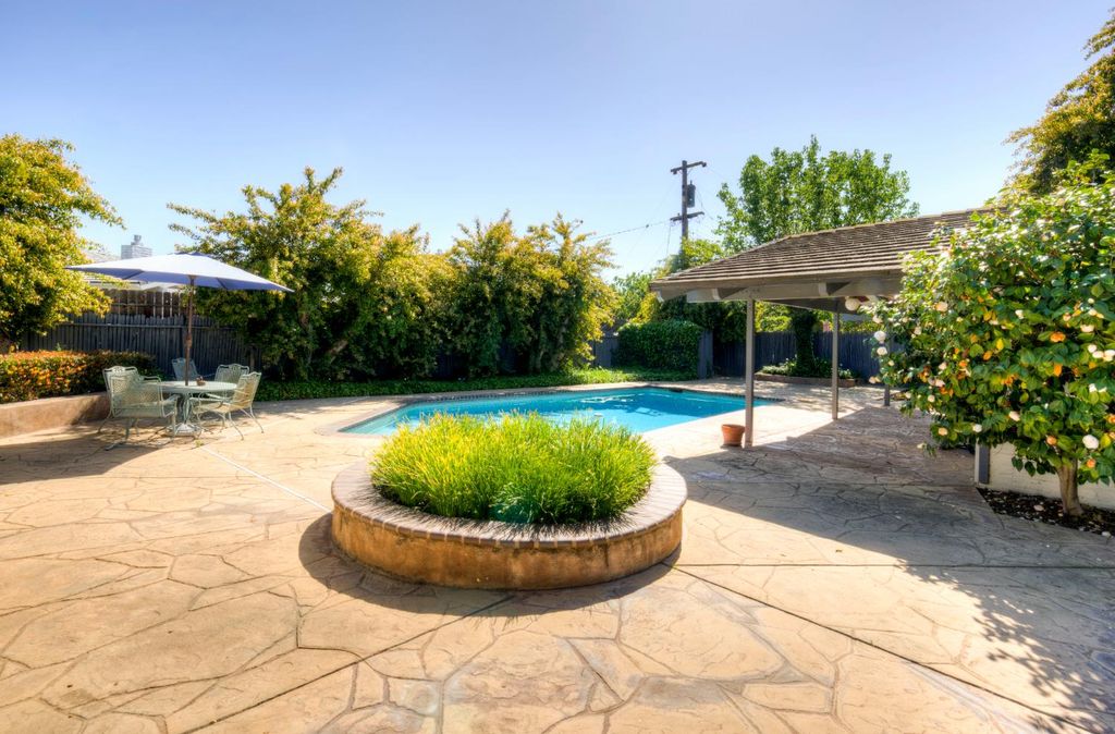 Image 48 of property listing at 2331 W Celeste Avenue, Fresno, CA 93711