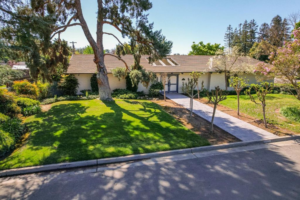 Image 51 of property listing at 2331 W Celeste Avenue, Fresno, CA 93711