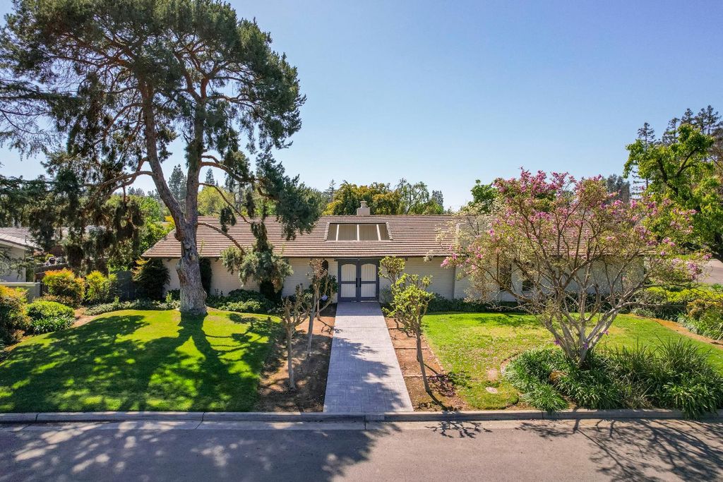 Image 52 of property listing at 2331 W Celeste Avenue, Fresno, CA 93711