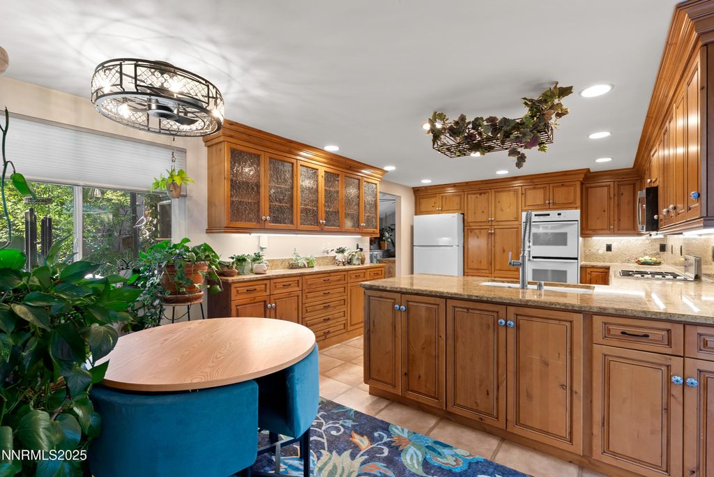 Image 12 of property listing at 6435 Meadow Valley Lane, Reno, NV 89519