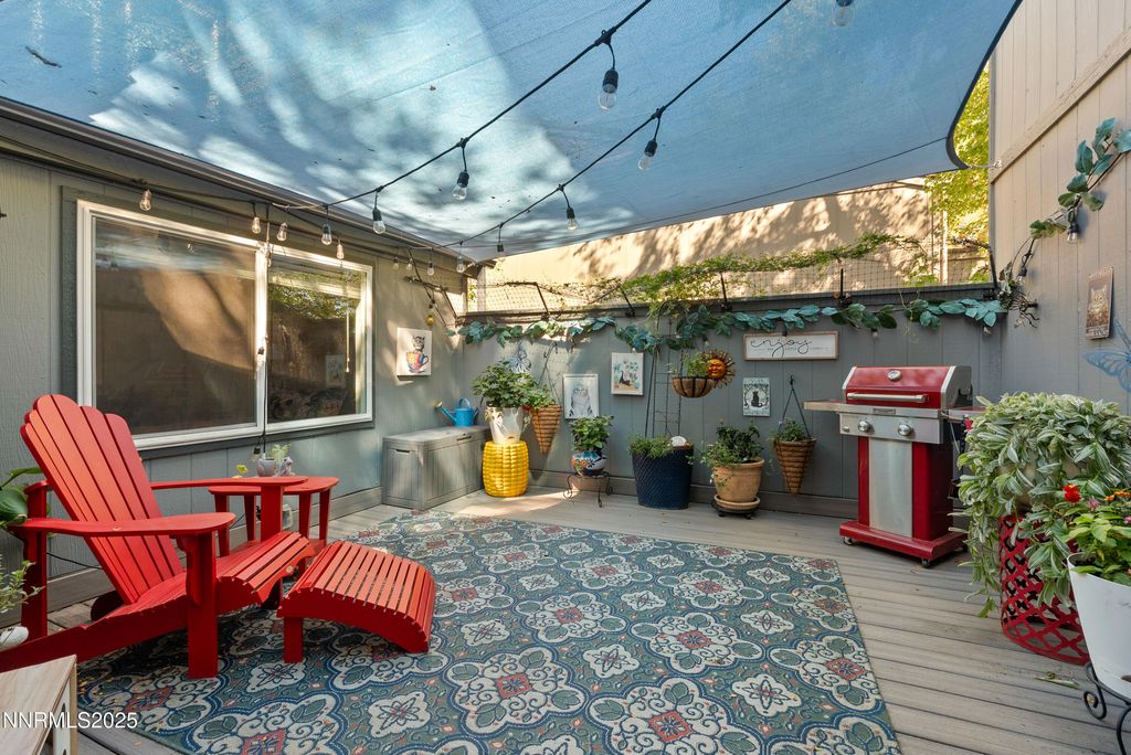 Image 13 of property listing at 6435 Meadow Valley Lane, Reno, NV 89519