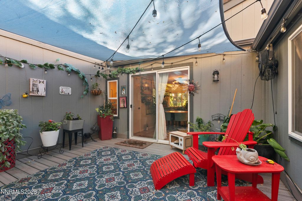 Image 14 of property listing at 6435 Meadow Valley Lane, Reno, NV 89519