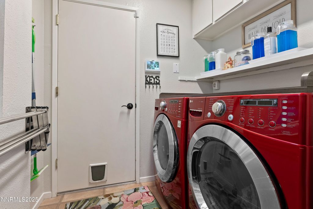 Image 15 of property listing at 6435 Meadow Valley Lane, Reno, NV 89519