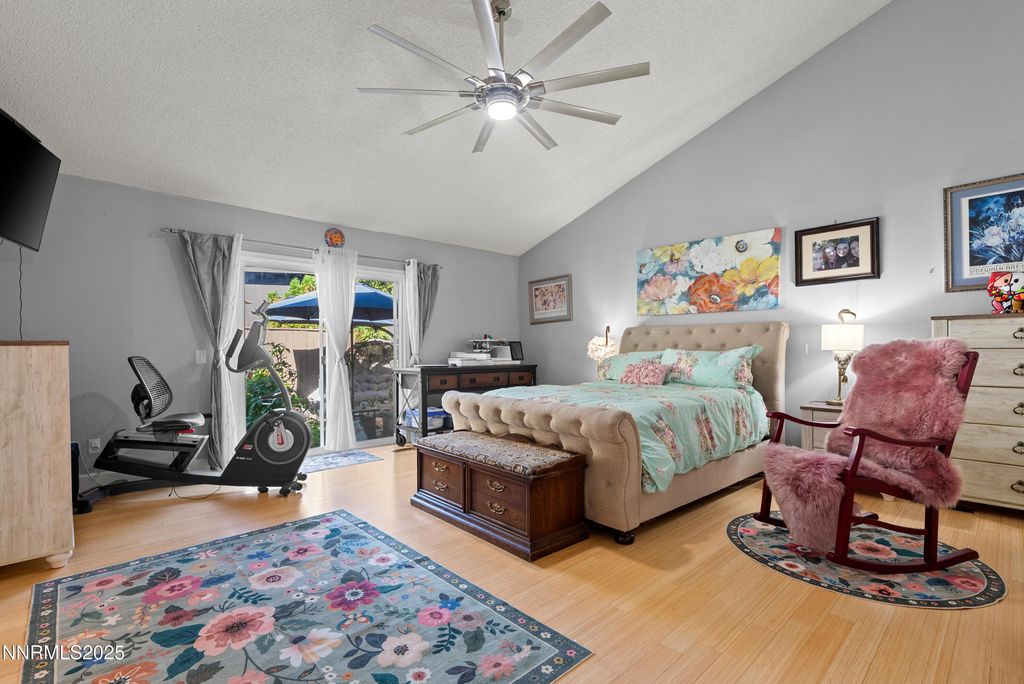 Image 16 of property listing at 6435 Meadow Valley Lane, Reno, NV 89519