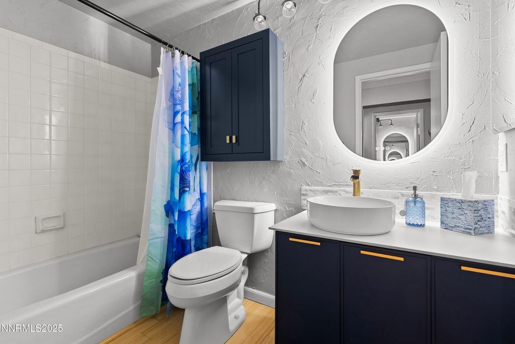 Image 22 of property listing at 6435 Meadow Valley Lane, Reno, NV 89519