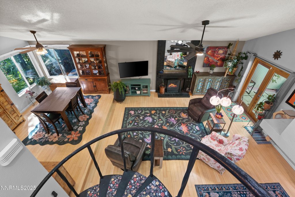 Image 26 of property listing at 6435 Meadow Valley Lane, Reno, NV 89519